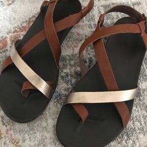 OluKai ‘Upena leather sandal, like new, size 10